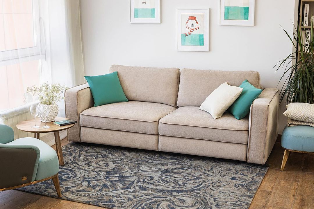 Дизайн маленьких пространств: как диван может визуально увеличить комнату